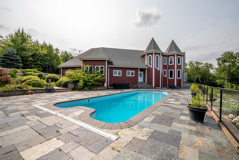 Chateau on Moody Lake, Williamswood