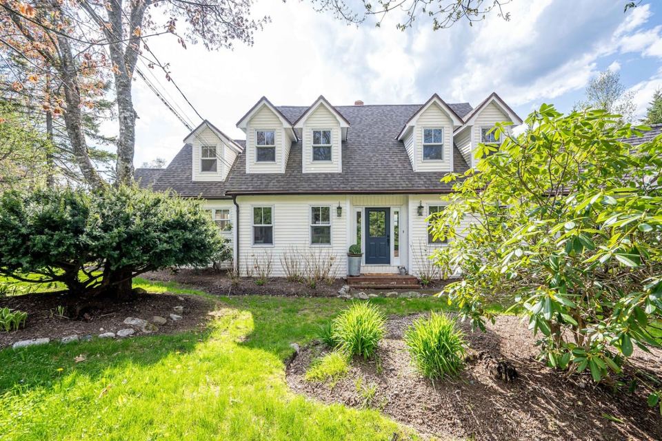 Oceanfront Home with Private Water Access, Head of St. Margarets Bay
